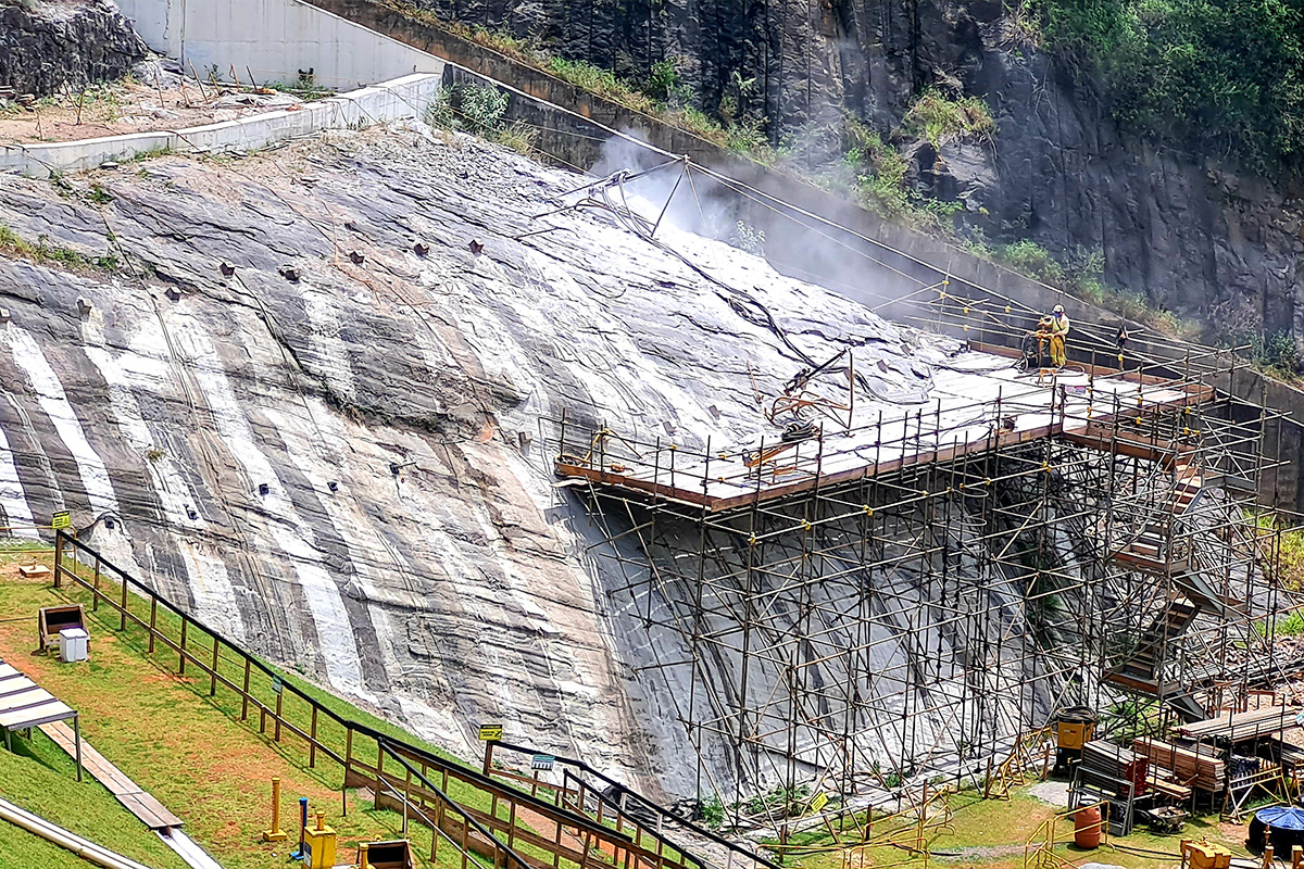 Cortina Atirantada 02